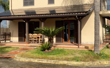 Villa singola su 3 livelli a Quarto