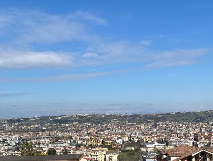 VENDESI VILLA SINGOLA SU 3 LIVELLI