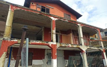 Vendesi fabbricato a Quarto