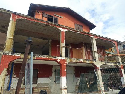 Vendesi fabbricato a Quarto
