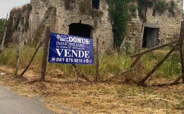 Vendesi TERRATETTO a Pozzuoli